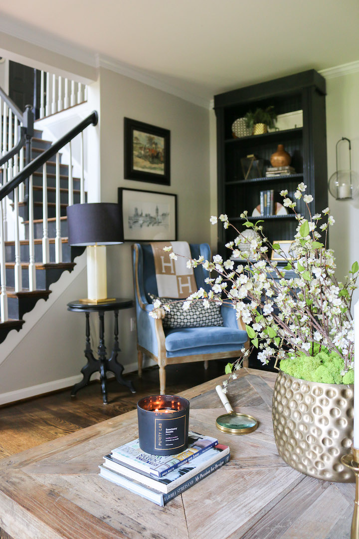 A beautifully designed living room by Michelle Whitener @mwhitenerdesigns